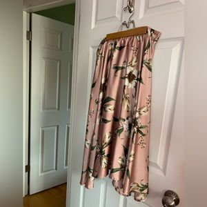 S light pink flowing floral skirt